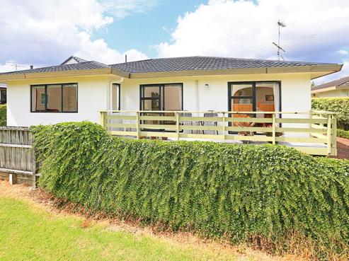 18B Redlands Grove, Swanson