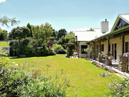 310 Egmont Road, Hillsborough