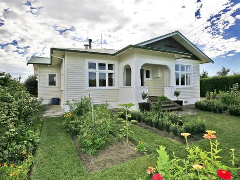 17 Davis Road, Longlands