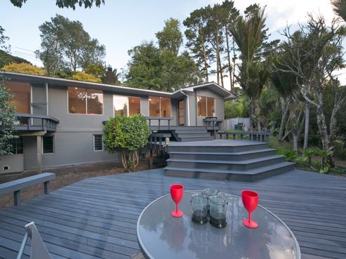 777 West Coast Road, Oratia