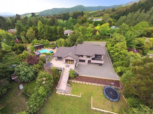 9 Ashton Warner Way, Whitemans Valley