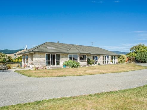 62 Harper Road, Otaki