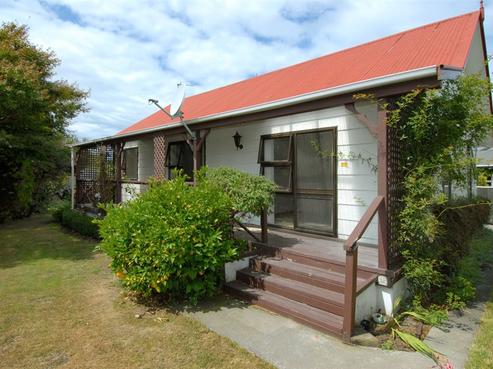 12A Clayton Road, Amberley
