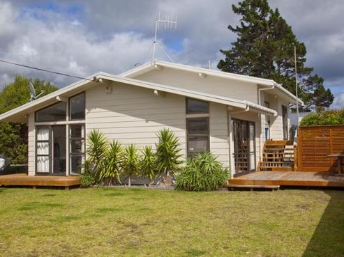 303A Given Avenue, Whangamata