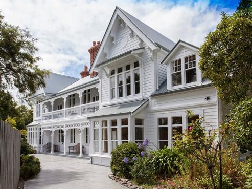 99 Beach Road, Akaroa