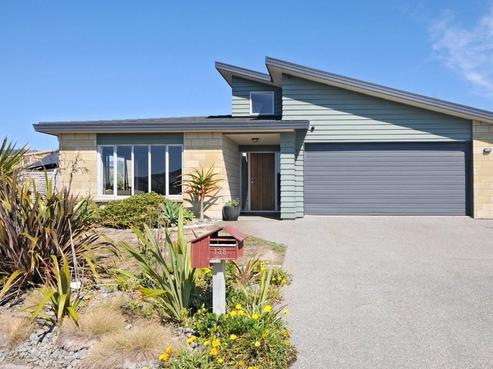 138 Field Way, Waikanae Beach