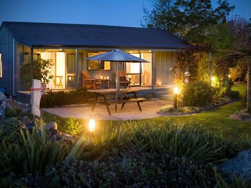 527 Lawn Road, Clive