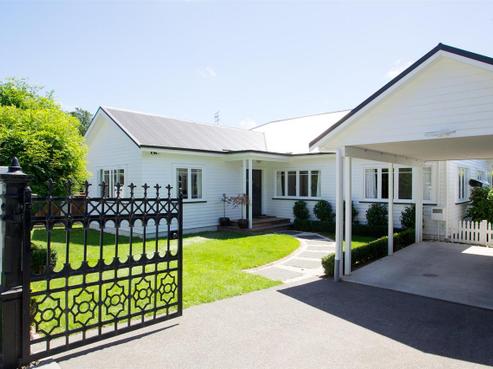 11 Gillean Street, Havelock North