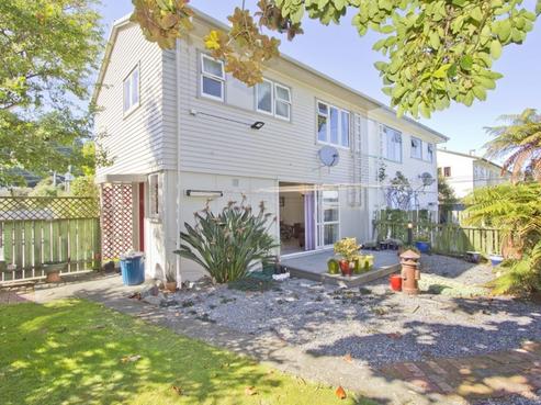 2/15 Eldon Grove, Taita