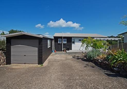 27 Wellington Road, Surfdale