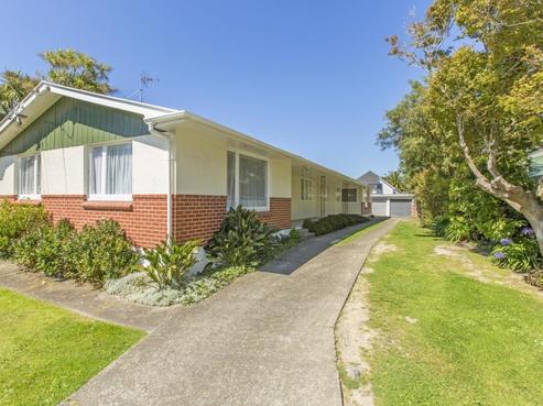 54 Kings Crescent, Central Hutt