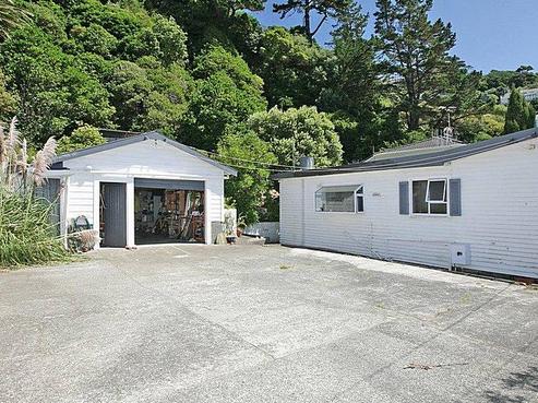 85 Marine Parade, Seatoun