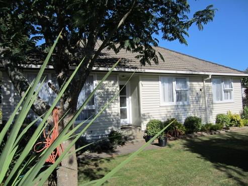 10 Montgomery Crescent, Bader
