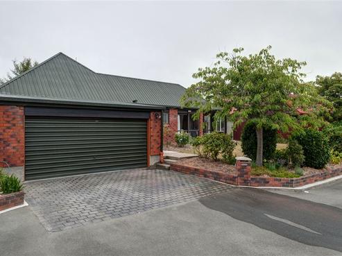 2/11 Inglewood Place, Avonhead