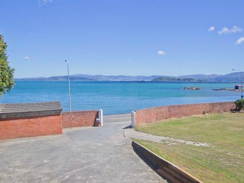 216 Marine Drive, Lowry Bay