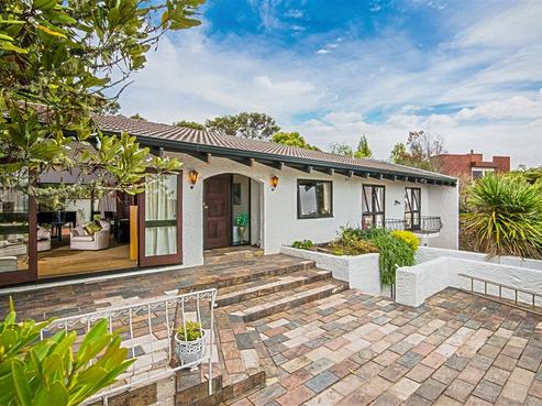 14 Atarua Gardens, Waiatarua