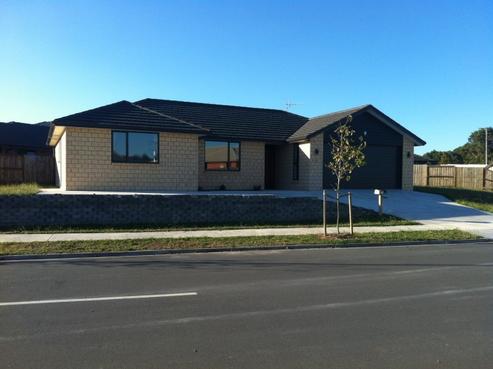 1 Briar Rose Court, Huntington