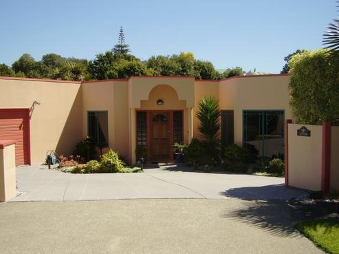 6 Amner Place, Napier Hill