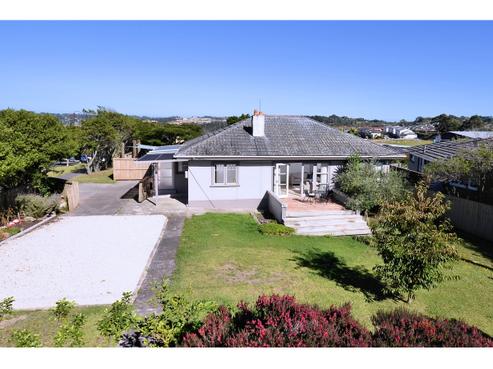 816 East Coast Road, Oteha