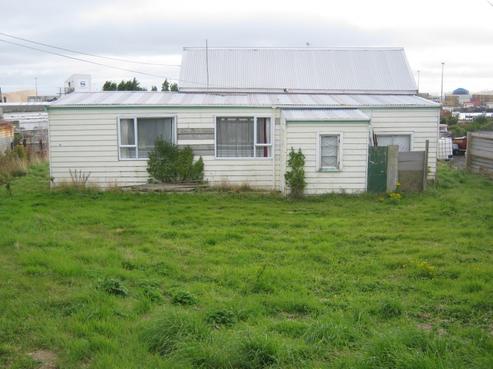 11 Blackwater Street, Bluff