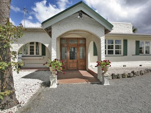 614 Whitehead Road, Saint Leonards