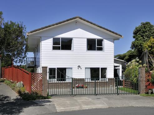 32 John Witton Drive, Crofton Downs