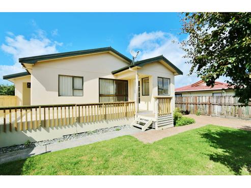 4 West Hoe Road, Orewa