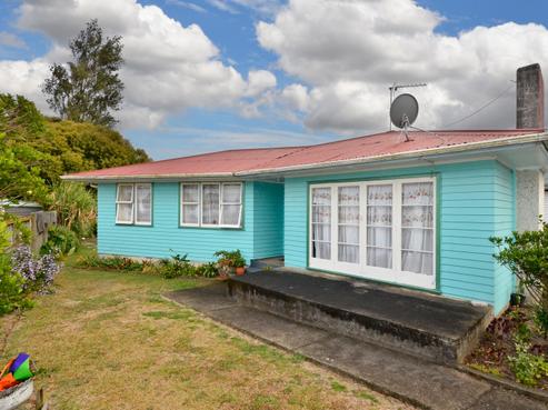 9 Crown Crescent, Otara
