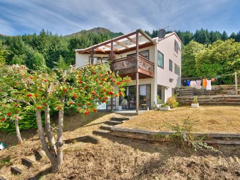 2 Von Place, Fernhill/Sunshine Bay
