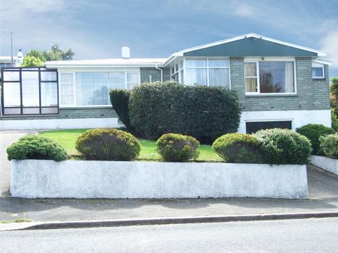 40 Preston Crescent, Belleknowes