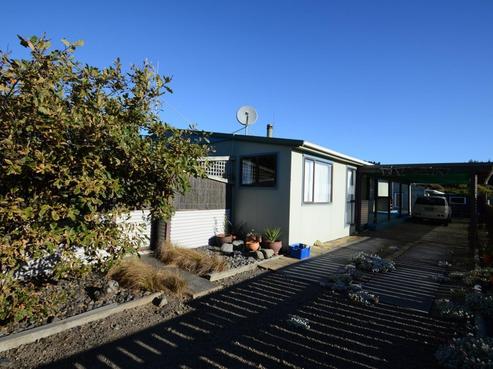 2 Broughton Street, Hokio Beach