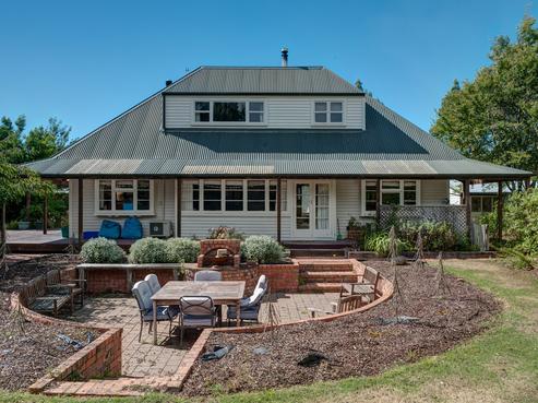 1878 Telegraph Road, Darfield