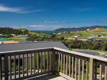 12 Frangipani Street, Cable Bay