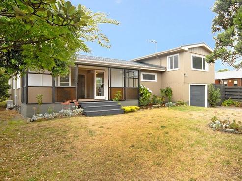 90 Field Way, Waikanae Beach