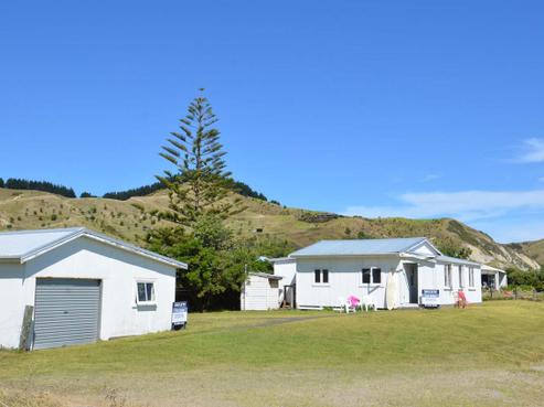 205 Newcastle Street, Mahia