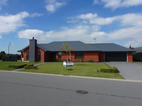 10 Halston Close, Huntingdon/Lake Hood