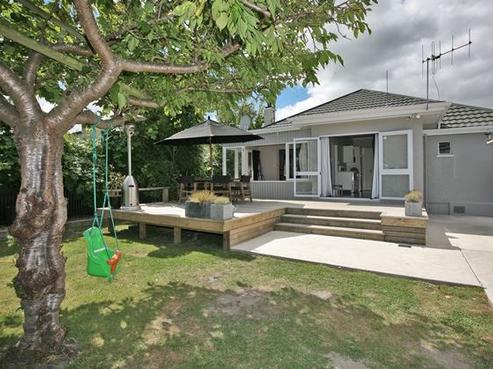 1017 Outram Road, Akina