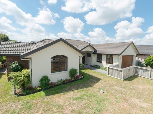 44 Barrington Drive, Huntington