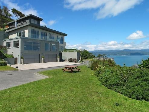 11 Sovereign Point, Kaiwharawhara