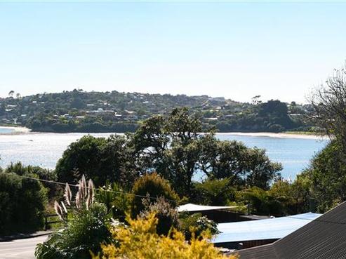 5 Moreton Drive, Manly