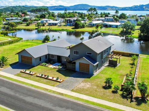 18 Motukorure Parade, Cooks Beach