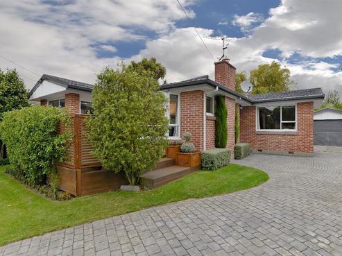 32 Gregan Crescent, Burnside