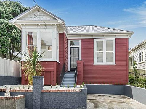 8 Blucher Avenue, Newtown