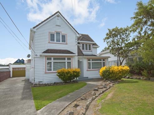 13 Marina Grove, Central Hutt