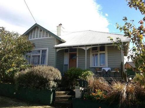 29 Roslyn Terrace, West End