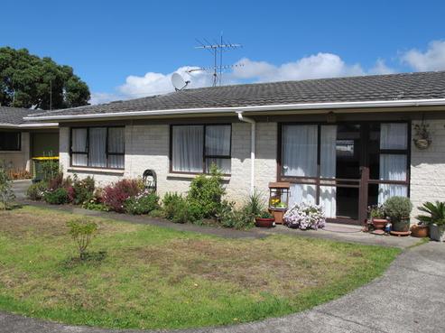 2/69 West Street, Pukekohe