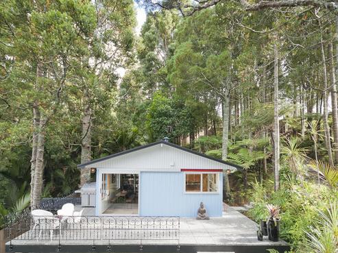 25 Opou Road, Titirangi