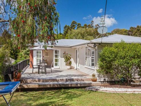 37 Fairmount Road, Titirangi