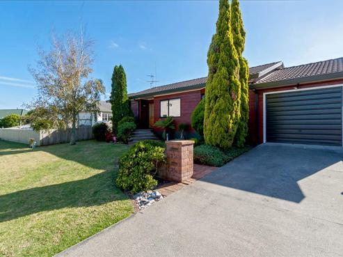 35A West Fairway, Golflands