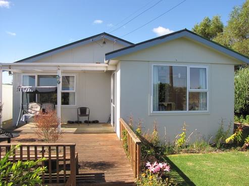 402 Ball Road, Manutahi